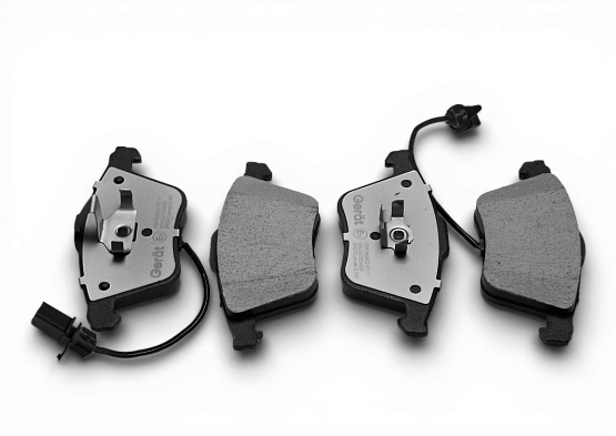 Тормозные колодки Gerat BPF257PG (передние) Low-metallic